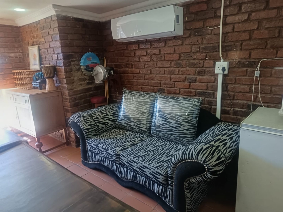 4 Bedroom Property for Sale in Herlear Northern Cape